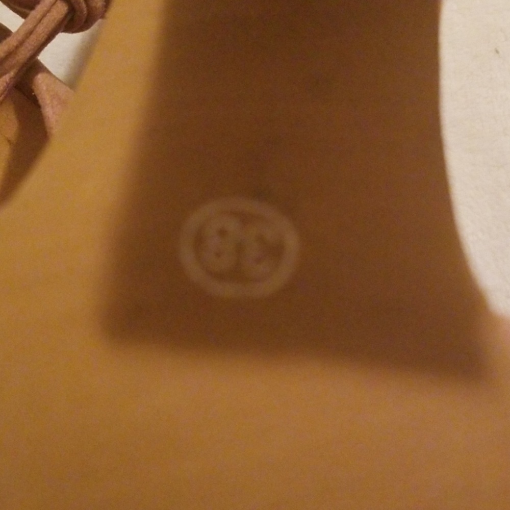 Tan Heels - Picture 3 of 3